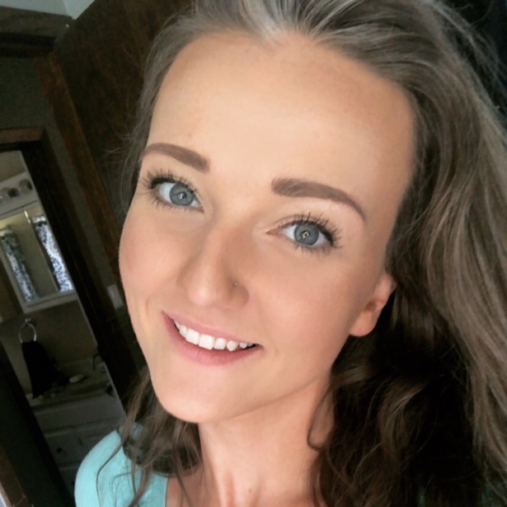 Meet your Posher, Courtney